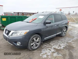 2014 Nissan Pathfinder SV z VIN 5N1AR2MM6EC712100, wystawiony jako IAAI lot #41383321 z przebiegiem 163 838 mil mil oraz . Historia ofert i sprzedaży dostępna na DreamBid. Obrazek 2.