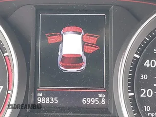 2017 Volkswagen GTI S z VIN 3VW447AU3HM053409, wystawiony jako IAAI lot #42345728 z przebiegiem 98 835 mil mil oraz . Historia ofert i sprzedaży dostępna na DreamBid. Obrazek 16.