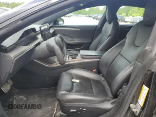 2021 Tesla Model S Long Range z VIN 5YJSA1E52MF428241, wystawiony jako Copart lot #57302035 z przebiegiem 67 775 mil mil oraz Szkoda całkowita • Salvage title. Historia ofert i sprzedaży dostępna na DreamBid. Obrazek 7.