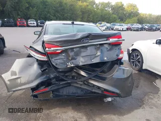 2017 Ford Fusion S with VIN 3FA6P0G76HR121500, listed as a IAAI auction lot 40308024 with 130,325 mi miles. Bid and sale history available at carsss.com. Image 6.