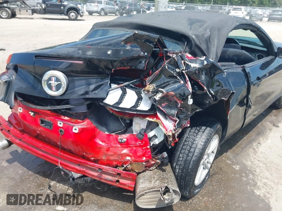 2012 Ford Mustang V6 z VIN 1ZVBP8EM6C5257151, wystawiony jako IAAI lot #42757179 z przebiegiem 210 654 mil mil oraz . Historia ofert i sprzedaży dostępna na DreamBid. Obrazek 6.