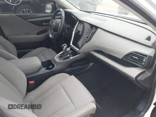 2024 Subaru Legacy Premium z VIN 4S3BWAD61R3005215, wystawiony jako IAAI lot #42633312 z przebiegiem 48 982 mil mil oraz . Historia ofert i sprzedaży dostępna na DreamBid. Obrazek 5.