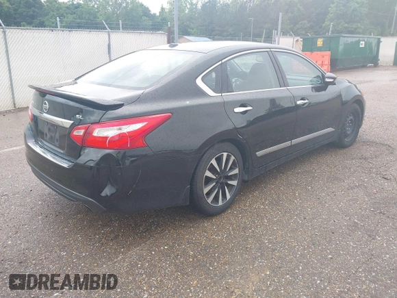 2017 Nissan Altima SR z VIN 1N4AL3AP4HC489298, wystawiony jako IAAI lot #42140956 z przebiegiem 96 126 mil mil oraz . Historia ofert i sprzedaży dostępna na DreamBid. Obrazek 4.