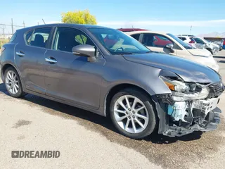 2013 Lexus CT 200h z VIN JTHKD5BH6D2129558, wystawiony jako IAAI lot #42104603 z przebiegiem 148 581 mil mil oraz . Historia ofert i sprzedaży dostępna na DreamBid. Obrazek 1.