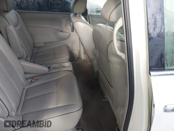 2014 Nissan Quest S with VIN JN8AE2KP4E9105188, listed as a IAAI auction lot 41691761 with 178,057 mi miles. Bid and sale history available at carsss.com. Image 8.