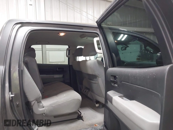 2011 Toyota Tundra z VIN 5TFDY5F15BX165995, wystawiony jako IAAI lot #41974036 z przebiegiem 278 309 mil mil oraz . Historia ofert i sprzedaży dostępna na DreamBid. Obrazek 8.