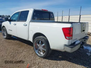 2009 Nissan Titan SE with VIN 1N6BA07D89N306682, listed as a IAAI auction lot 41348877 with 273,365 mi miles. Bid and sale history available at carsss.com. Image 3.
