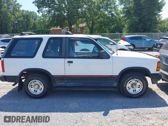 1994 Ford Explorer z VIN 1FMCU24X8RUC83284, wystawiony jako IAAI lot #42634506 z przebiegiem 207 939 mil mil oraz . Historia ofert i sprzedaży dostępna na DreamBid. Obrazek 14.