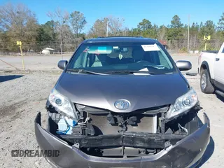 2016 Toyota Sienna XLE with VIN 5TDYK3DCXGS706385, listed as a IAAI auction lot 41286243 with 138,553 mi miles. Bid and sale history available at carsss.com. Image 12.