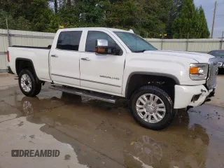 2015 GMC Sierra 2500HD Denali z VIN 1GT120EGXFF591111, wystawiony jako Copart lot #74296454 z przebiegiem 92 693 mil mil oraz Szkoda całkowita • Salvage title. Historia ofert i sprzedaży dostępna na DreamBid. Obrazek 4.