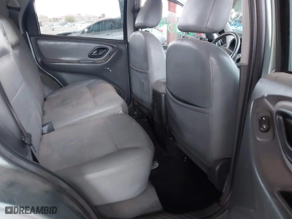 2007 Ford Escape XLT with VIN 1FMYU03107KA93270, listed as a IAAI auction lot 41723011 with 1 mi miles. Bid and sale history available at carsss.com. Image 8.