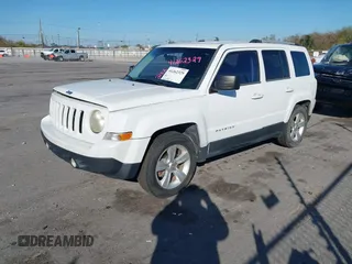 2012 Jeep Patriot Limited z VIN 1C4NJPCB8CD553758, wystawiony jako IAAI lot #41262329 z przebiegiem 121 688 mil mil oraz . Historia ofert i sprzedaży dostępna na DreamBid. Obrazek 2.