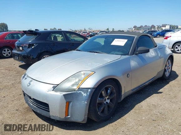2005 Nissan 350Z Touring with VIN JN1AZ36A85M752320, listed as a IAAI auction lot 42001942 with 174,564 mi miles. Bid and sale history available at carsss.com. Image 6.