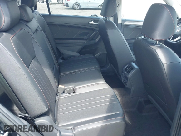 2024 Volkswagen Tiguan Wolfsburg Edition с VIN 3VV6B7AX7RM213144, выставлен на аукционе IAAI как лот 42523305 с пробегом 3 940 миль миль и . История ставок и продаж доступна на DreamBid. Изображение 8.