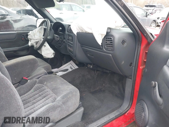 2001 Chevrolet S-10 LS with VIN 1GCCS19531K152758, listed as a IAAI auction lot 41700062 with 74,422 mi miles and . Bid and sale history available at DreamBid. Image 5.