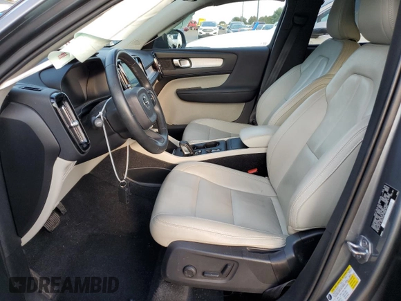 2019 Volvo XC40 Momentum with VIN YV4162UK6K2060492, listed as a Copart auction lot 69605803 with 73,391 mi miles. Bid and sale history available at carsss.com. Image 7.