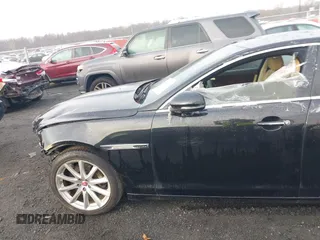 2014 Jaguar XJ with VIN SAJWA1CZXE8V74400, listed as a IAAI auction lot 38250698 with 102,205 mi miles and . Bid and sale history available at DreamBid. Image 15.