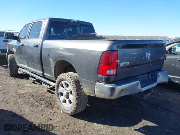 2015 Ram 2500 SLT with VIN 3C6UR5DL5FG685844, listed as a IAAI auction lot 41625743 with 203,224 mi miles. Bid and sale history available at carsss.com. Image 3.