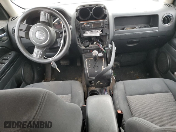 2014 Jeep Patriot Altitude with VIN 1C4NJPBA1ED758284, listed as a Copart auction lot 41959215 with 147,320 mi miles and Salvage Title. Bid and sale history available at DreamBid. Image 8.