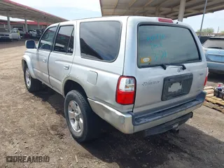 2001 Toyota 4Runner SR5 with VIN JT3GN86R110206776, listed as a IAAI auction lot 41886134 with 381,785 mi miles. Bid and sale history available at carsss.com. Image 3.