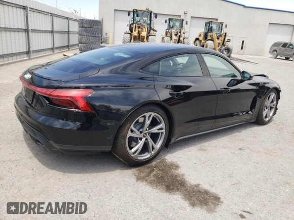 2024 Audi e-tron GT Premium Plus z VIN WAUFJBFW1R7001075, wystawiony jako Copart lot #58714654 z przebiegiem 3185 mil mil oraz Szkody całkowita. Historia ofert i sprzedaży dostępna na DreamBid. Obrazek 3.