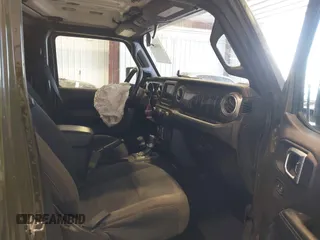 2021 Jeep Wrangler Unlimited Sahara z VIN 1C4HJXEN2MW592565, wystawiony jako IAAI lot #41956072 z przebiegiem 95 504 mil mil oraz . Historia ofert i sprzedaży dostępna na DreamBid. Obrazek 5.