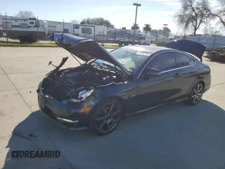 2012 Mercedes-Benz C 250 z VIN WDDGJ4HBXCF850685, wystawiony jako Copart lot #47452765 z przebiegiem 136 236 mil mil oraz Szkoda całkowita • Salvage title. Historia ofert i sprzedaży dostępna na DreamBid. Obrazek 1.