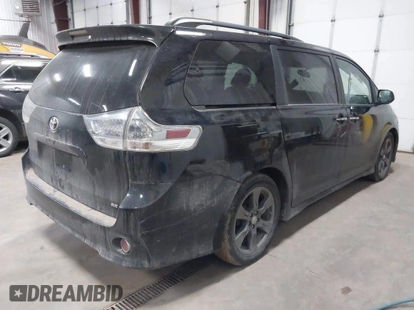 2017 Toyota Sienna SE with VIN 5TDXZ3DC5HS897285, listed as a IAAI auction lot 41448535 with 125,546 mi miles. Bid and sale history available at carsss.com. Image 4.
