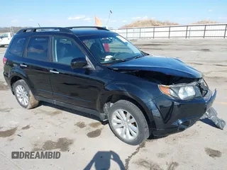 2013 Subaru Forester 2.5X Premium with VIN JF2SHADCXDH416870, listed as a IAAI auction lot 41884692 with 105,097 mi miles. Bid and sale history available at carsss.com. Image 1.