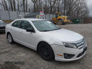 2011 Ford Fusion SE with VIN 3FAHP0HA4BR200111, listed as a IAAI auction lot 41843044 with 163,784 mi miles. Bid and sale history available at carsss.com. Image 1.