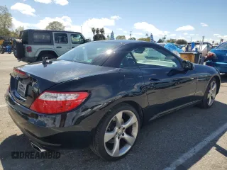 2012 Mercedes-Benz SLK 350 z VIN WDDPK5HA1CF033101, wystawiony jako Copart lot #49170935 z przebiegiem 46 342 mil mil oraz Szkoda całkowita • Salvage title. Historia ofert i sprzedaży dostępna na DreamBid. Obrazek 3.