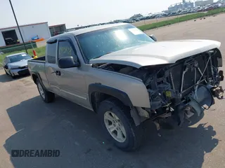 2003 Chevrolet Silverado 1500 LS z VIN 2GCEK19T931269237, wystawiony jako IAAI lot #42475428 z przebiegiem 277 313 mil mil oraz . Historia ofert i sprzedaży dostępna na DreamBid. Obrazek 1.