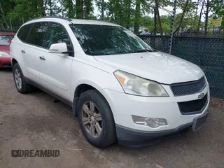 2011 Chevrolet Traverse 1LT z VIN 1GNKRGED3BJ128529, wystawiony jako IAAI lot #42355440 z przebiegiem 166 008 mil mil oraz . Historia ofert i sprzedaży dostępna na DreamBid. Obrazek 1.
