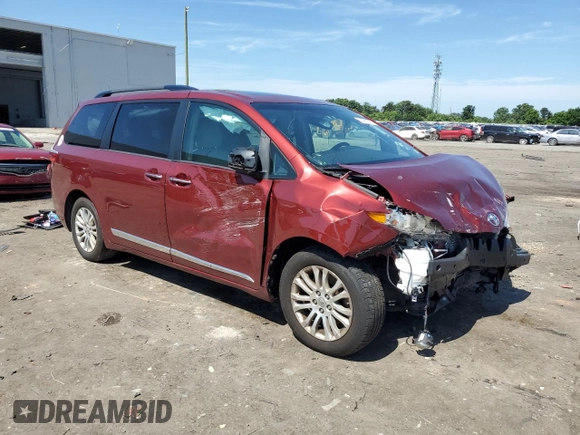 2017 Toyota Sienna XLE Auto Access Seat with VIN 5TDYZ3DC7HS891072, listed as a Copart auction lot 61480035 with 121,226 mi miles and Salvage title. Bid and sale history available at DreamBid. Image 4.