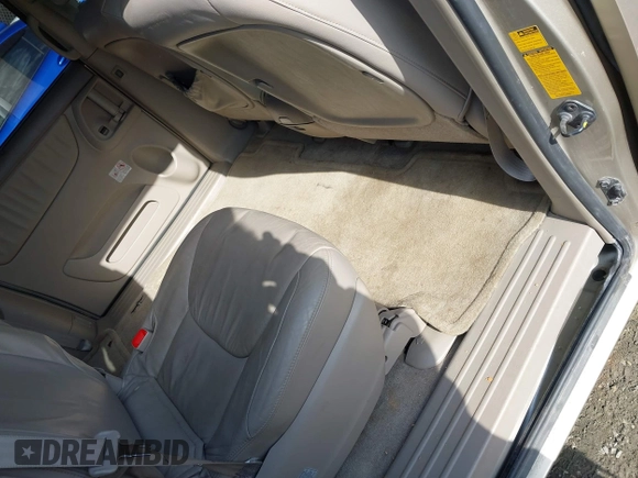 2005 Toyota Sienna XLE with VIN 5TDBA22C25S037614, listed as a IAAI auction lot 41391263 with 90,568 mi miles. Bid and sale history available at carsss.com. Image 8.