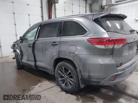 2018 Toyota Highlander SE with VIN 5TDJZRFH5JS902363, listed as a IAAI auction lot 41436569 with 82,905 mi miles and . Bid and sale history available at DreamBid. Image 3.