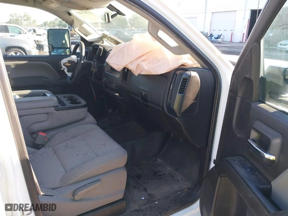 2016 Chevrolet Silverado 2500HD Work Truck with VIN 1GC1KUE84GF136546, listed as a IAAI auction lot 41887485 with 287,977 mi miles. Bid and sale history available at carsss.com. Image 5.