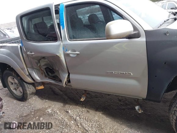 2008 Toyota Tacoma PreRunner with VIN 3TMJU62NX8M067203, listed as a IAAI auction lot 41348958 with 161,195 mi miles. Bid and sale history available at carsss.com. Image 13.
