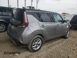 2025 Kia Soul LX with VIN KNDJ23AU1S7934874, listed as a Copart auction lot 54607165 with 7,784 mi miles and Clean Title. Bid and sale history available at DreamBid. Image 3.
