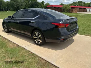 2022 Nissan Altima SV z VIN 1N4BL4DV0NN308170, wystawiony jako Copart lot #58983465 z przebiegiem 92 903 mil mil oraz Czysty tytuł • Clean title. Historia ofert i sprzedaży dostępna na DreamBid. Obrazek 3.