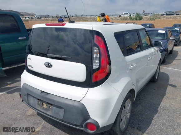2015 Kia Soul with VIN KNDJN2A23F7779783, listed as a IAAI auction lot 41891145 with 96,449 mi miles. Bid and sale history available at carsss.com. Image 4.