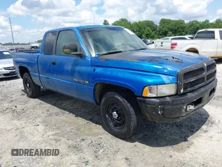 1999 Dodge 1500 z VIN 3B7HC13Y9XM582107, wystawiony jako IAAI lot #42435928 z przebiegiem 151 959 mil mil oraz . Historia ofert i sprzedaży dostępna na DreamBid. Obrazek 1.