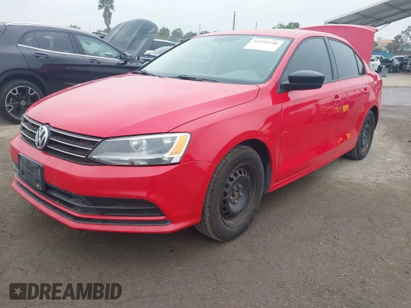 2015 Volkswagen Jetta S z VIN 3VW1K7AJ1FM302365, wystawiony jako IAAI lot #42282246 z przebiegiem 131 405 mil mil oraz . Historia ofert i sprzedaży dostępna na DreamBid. Obrazek 2.