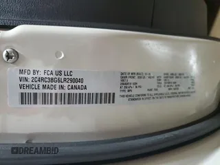 2020 Chrysler Pacifica Launch Edition z VIN 2C4RC3BG6LR290040, wystawiony jako Copart lot #88406525 z przebiegiem 38 670 mil mil oraz Szkoda całkowita • Salvage title. Historia ofert i sprzedaży dostępna na DreamBid. Obrazek 14.