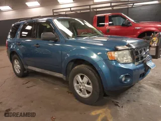 2009 Ford Escape XLT with VIN 1FMCU93G99KB70918, listed as a IAAI auction lot 41942399 with 141,158 mi miles. Bid and sale history available at carsss.com. Image 1.
