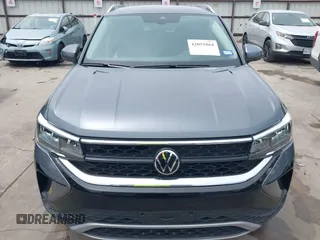 2022 Volkswagen Taos SE z VIN 3VVSX7B2XNM062037, wystawiony jako IAAI lot #42051064 z przebiegiem 30 149 mil mil oraz . Historia ofert i sprzedaży dostępna na DreamBid. Obrazek 13.