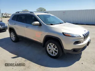2015 Jeep Cherokee Latitude with VIN 1C4PJMCS2FW642399, listed as a Copart auction lot 54960075 with 125,168 mi miles and Non Repairable. Bid and sale history available at DreamBid. Image 4.