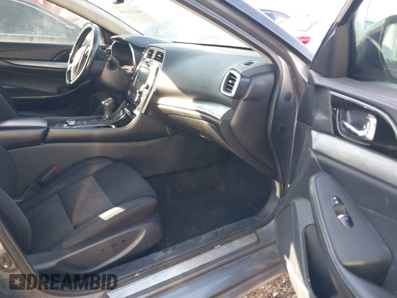 2016 Nissan Maxima Platinum with VIN 1N4AA6APXGC438961, listed as a IAAI auction lot 41535350 with 194,701 mi miles and . Bid and sale history available at DreamBid. Image 5.