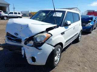 2012 Kia Soul + with VIN KNDJT2A6XC7355229, listed as a IAAI auction lot 41811989 with 111,008 mi miles. Bid and sale history available at carsss.com. Image 18.
