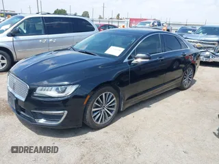 2017 Lincoln MKZ Premiere z VIN 3LN6L5A95HR648064, wystawiony jako IAAI lot #42115558 z przebiegiem 86 701 mil mil oraz . Historia ofert i sprzedaży dostępna na DreamBid. Obrazek 17.